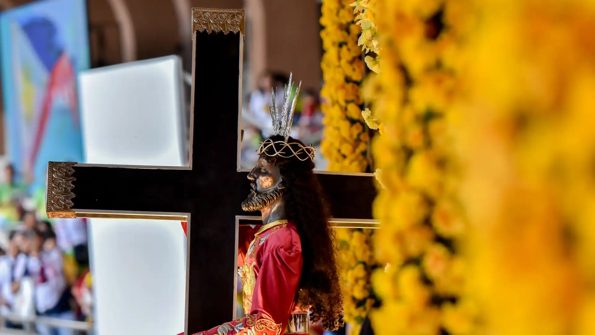 Rev. Frs. Plana, Cruz preside over mass at Quiapo for Traslacion 2025 